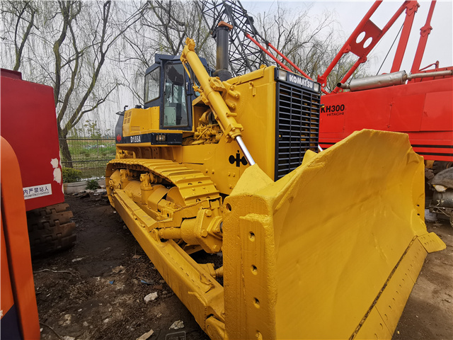 Original painting Komatsu D155A tracked dozer ,Original Japan Komatsu D155A-5 crawler bulldozer on sale in CHINA