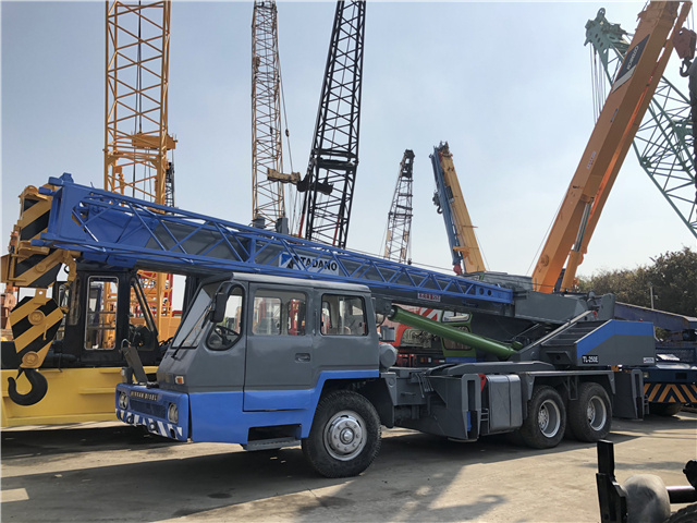 Tadano second hand construction heavy equipment 25ton 30ton 35ton truck crane