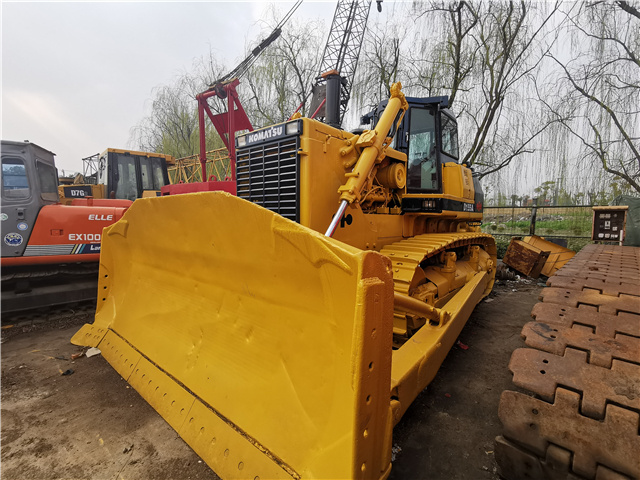 second-hand Komatsu D155A  crawler bulldozer ,used agriculture and earth-moving Machinery super-condition