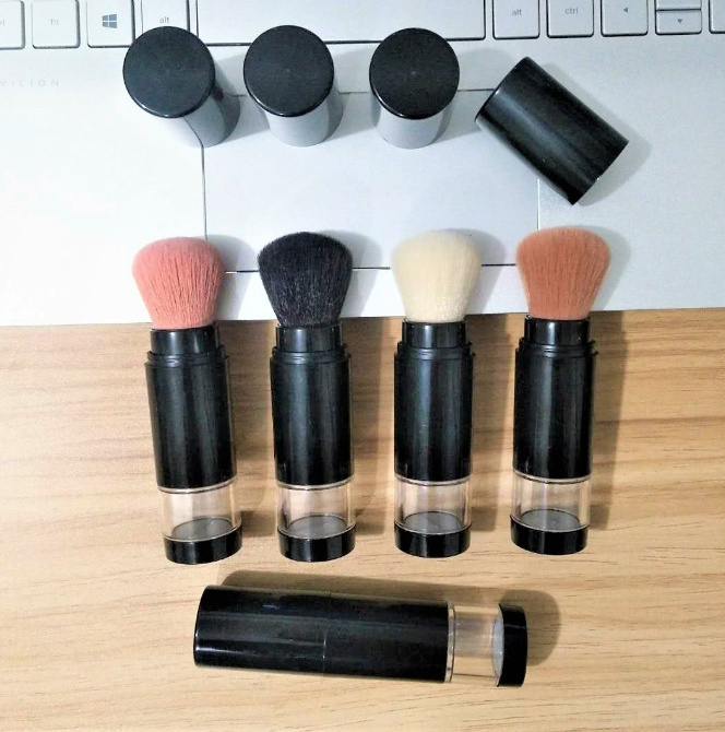 Retractable Brush with Refillable Loose Powder Bottle Empty Refillable Loose Powder Brush