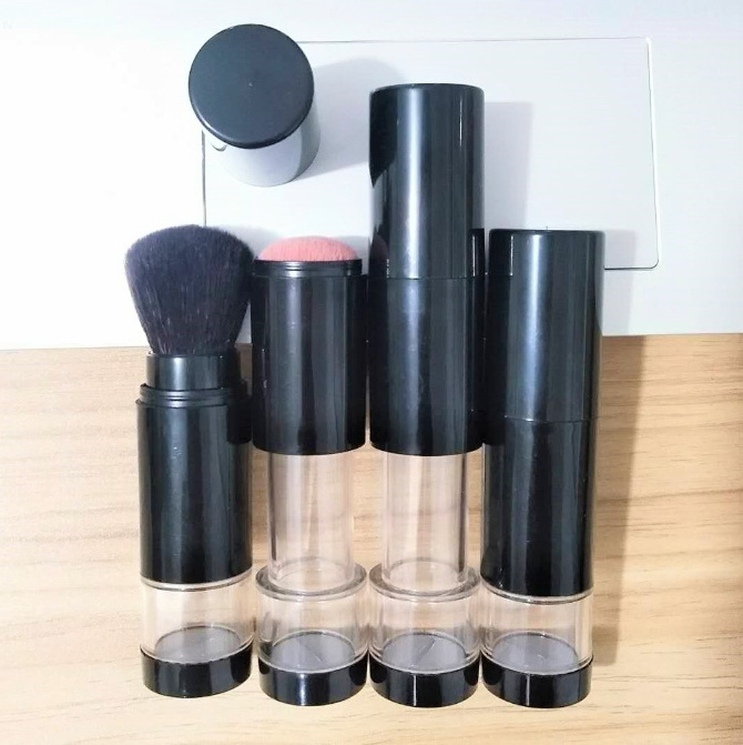 Retractable Brush with Refillable Loose Powder Bottle Empty Refillable Loose Powder Brush