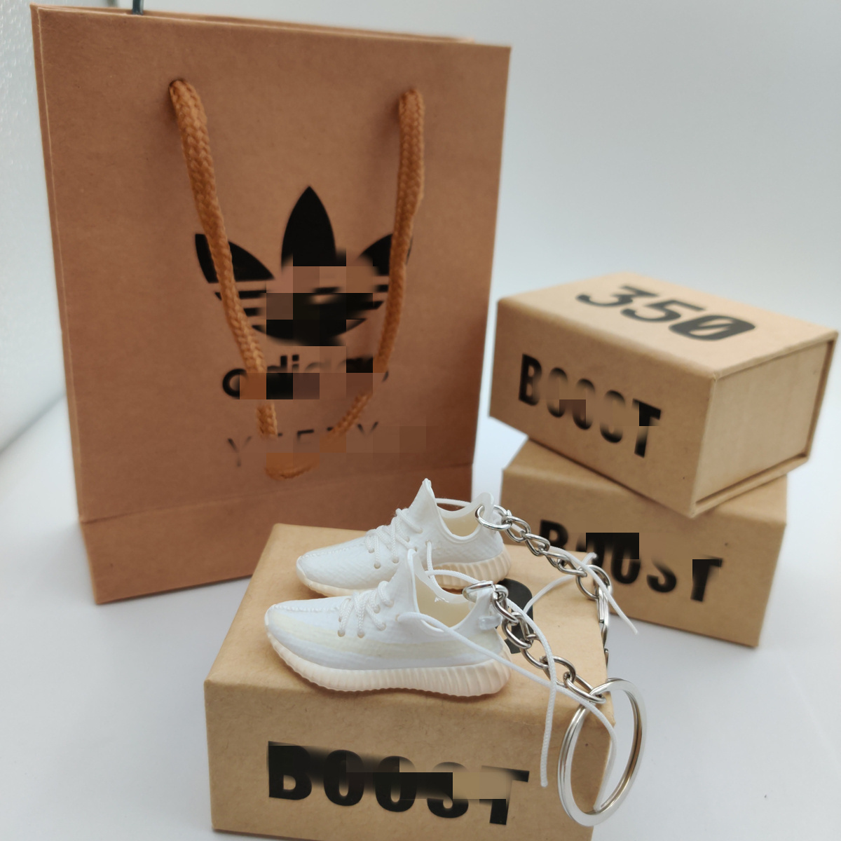 Wholesale  3D sneaker key chain Yeezy  Boosted 3D MINI Shoe Sneaker Keychain with box