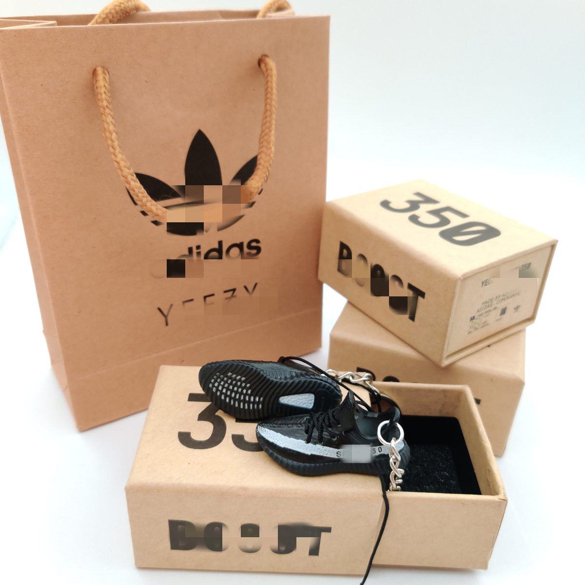 Wholesale  3D sneaker key chain Yeezy  Boosted 3D MINI Shoe Sneaker Keychain with box