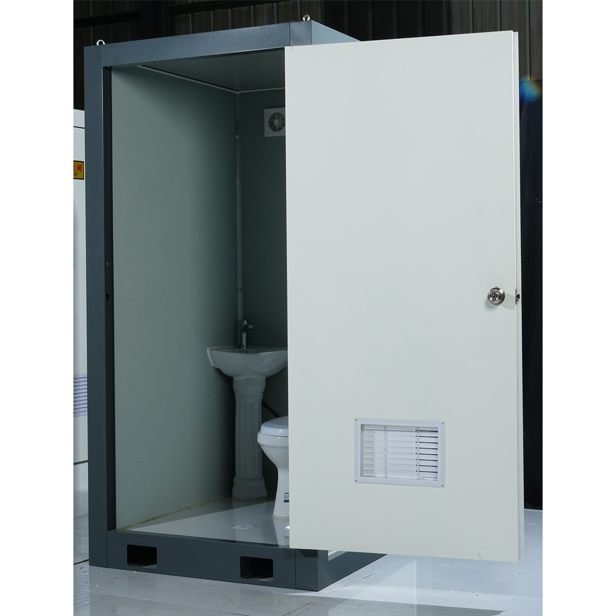 Lyroe Portable Prefab Rent Outdoor Restroom Mobile Toilet Portable Restroom Shower Toilet for Sale