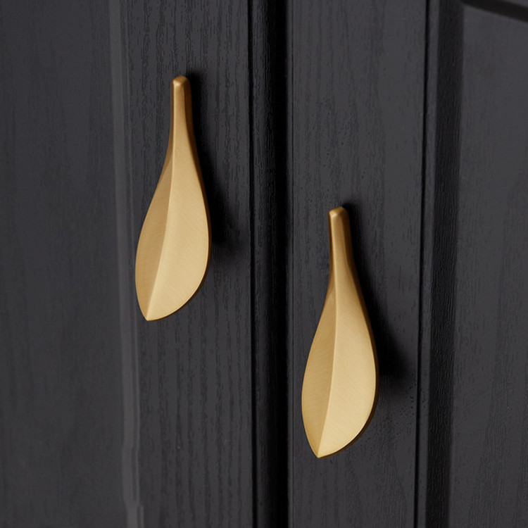 Nordic Solid Brass Gold Leaf Shaped 32mm Handles for Cabinets and Drawers Closet Knobs Door Pulls Furniture Handles Hardware