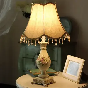 European Style Table Lamp Wedding Princess Fabric Bedroom Decorative Vintage Romantic and Cozy Creative Wedding Room Bedside Lam