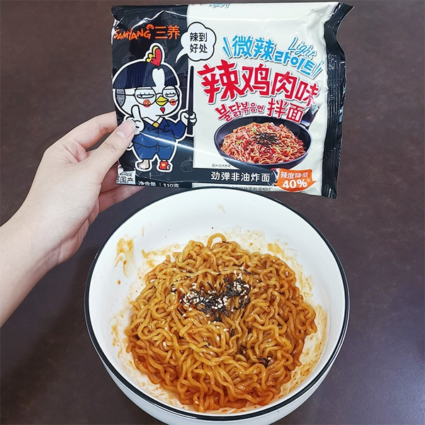 Korean snacks Instant Noodle Food Hot Chicken Spicy Flavor Roasted