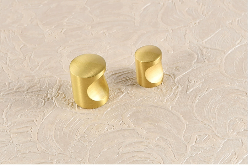 Hot sale furniture cupboard dresser closet drawer pulls brass handles kitchen door knobs for cabinets