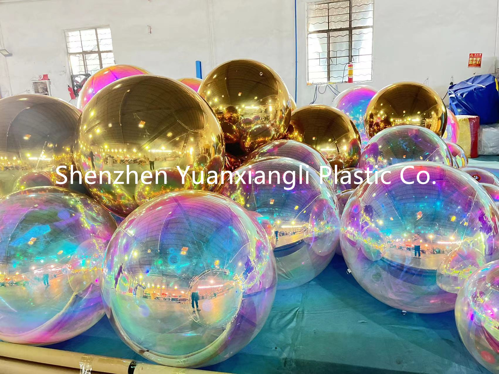 Hot sale inflatable big flash ball pvc reflective ball/inflatable Christmas mirror ball/illusion big balloon