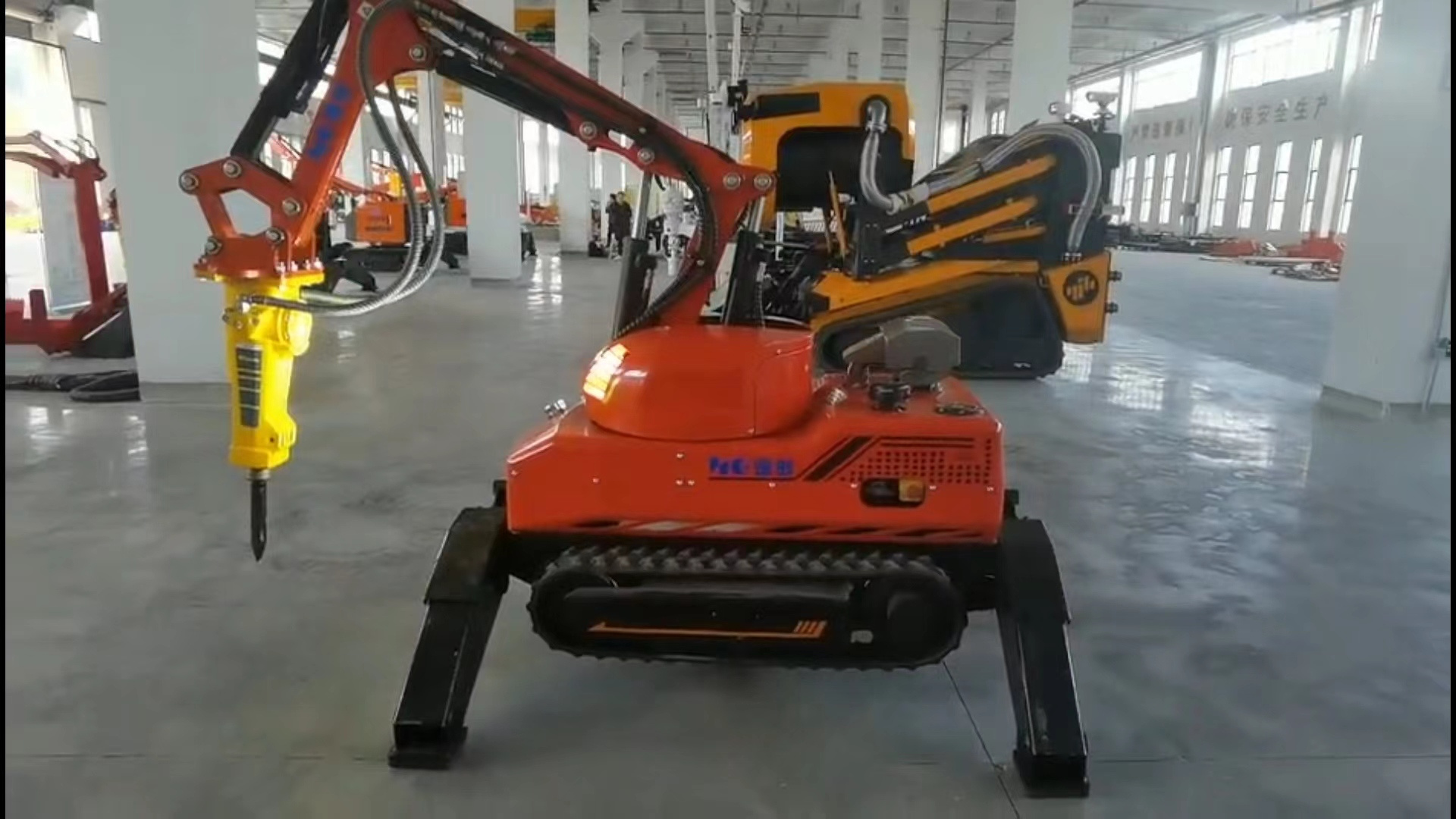 Factory cheap hot selling concrete crusher remote control 1 ton demolition robot for sale