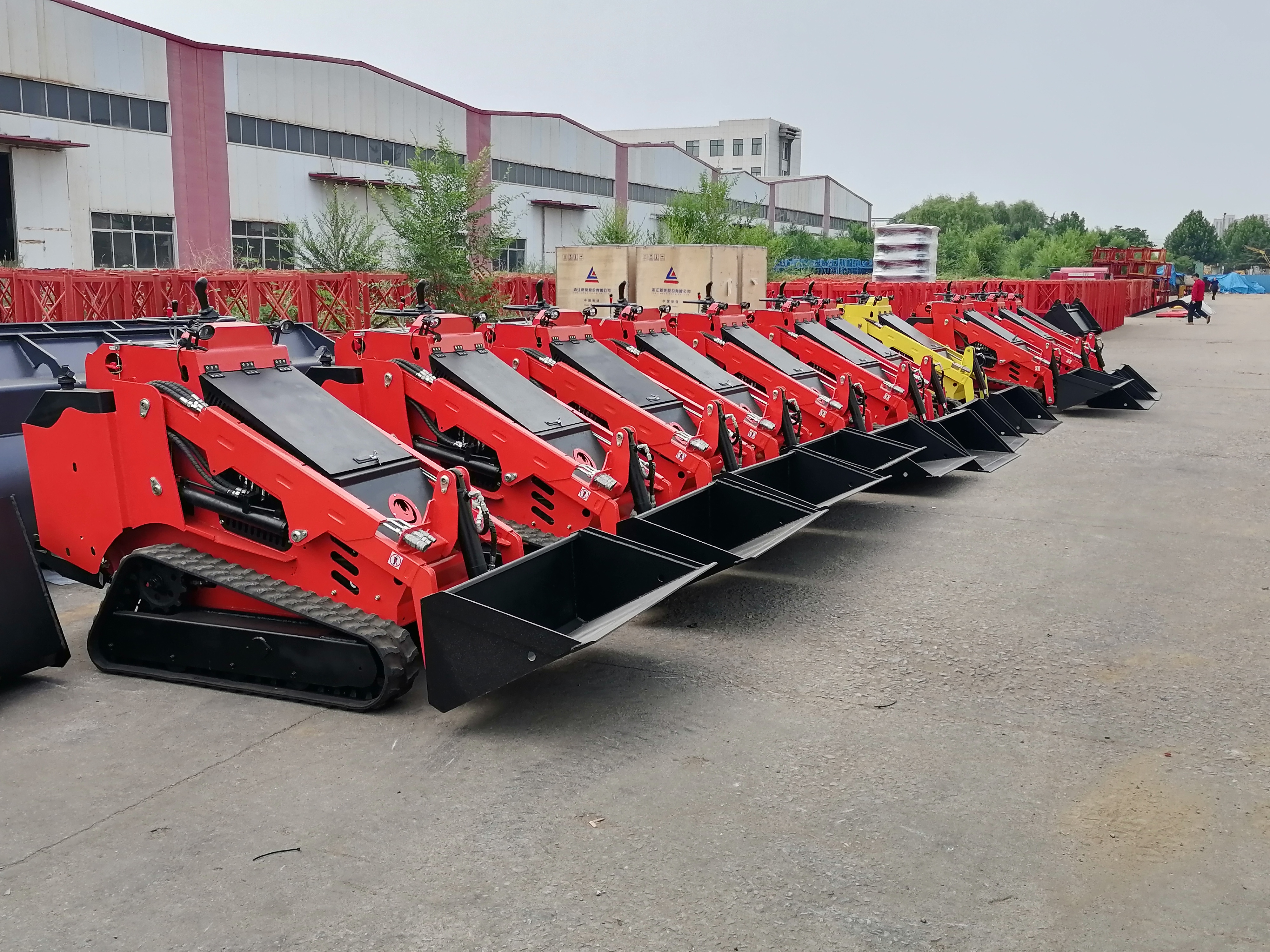 On Sale Tracked Hydraulic Skid Loader 25HP With Mulcher Attachments Compact Skid Steer Loader Mini Skid Steer