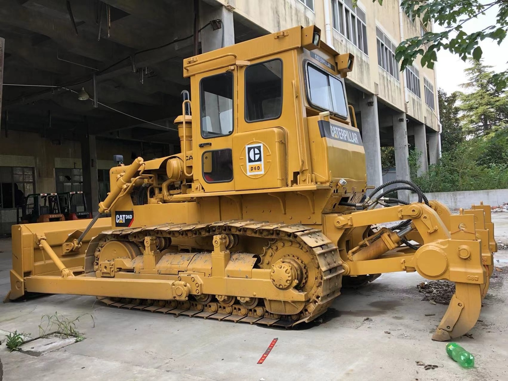 Cheap Price Used Bulldozer of cat D6D  Caterpillar D6 D6G D6R D6M Used Mini Bulldozers Dozer for sale