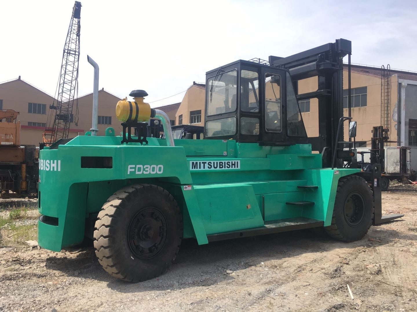 Used forklift 30 ton mitsubishi forklift FD300 heavy duty forklift second hand for container in stock