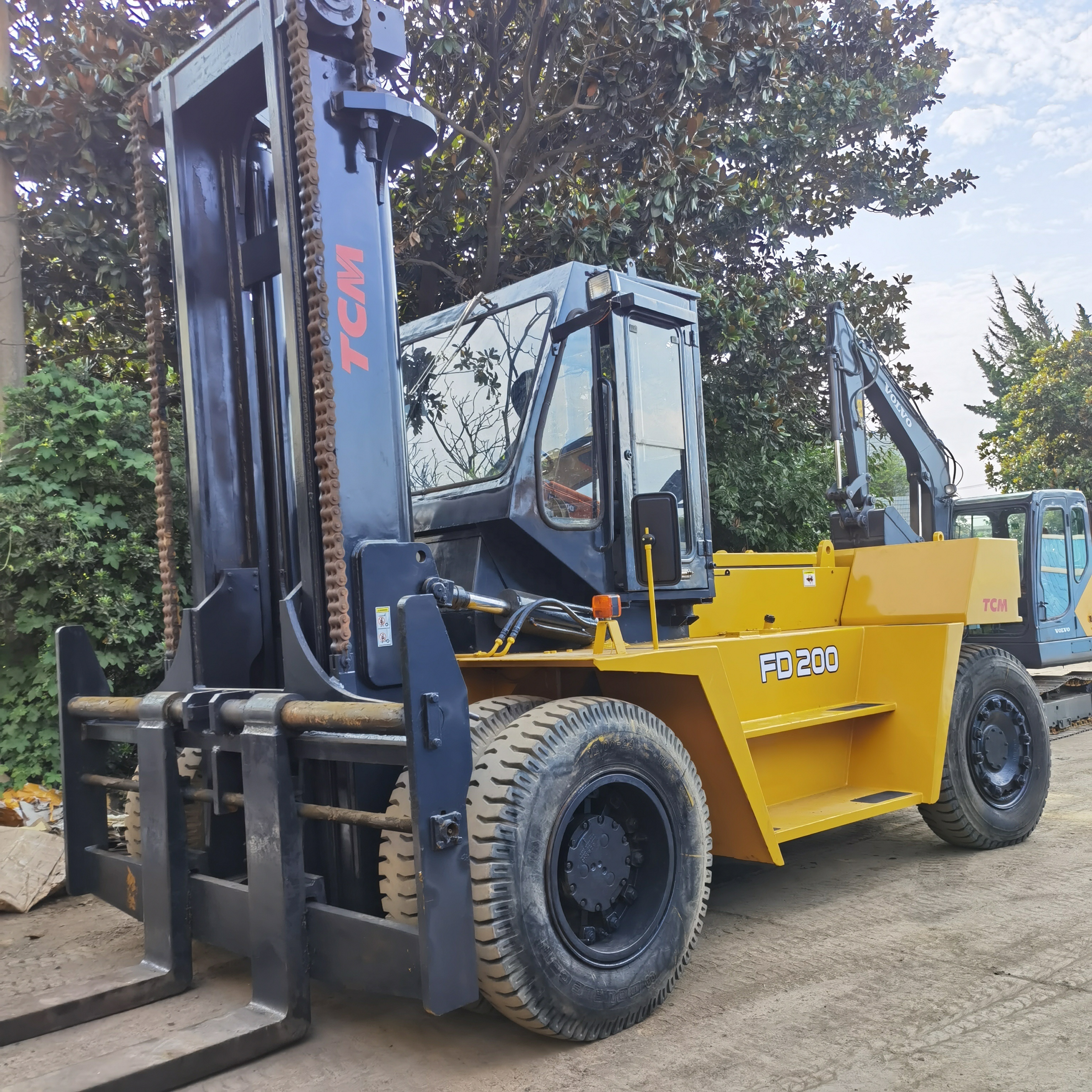 Japan TCM FD150s FD200 diesel 15 ton 20ton with ISUZU engine second hand forklift on sale in Shanghai