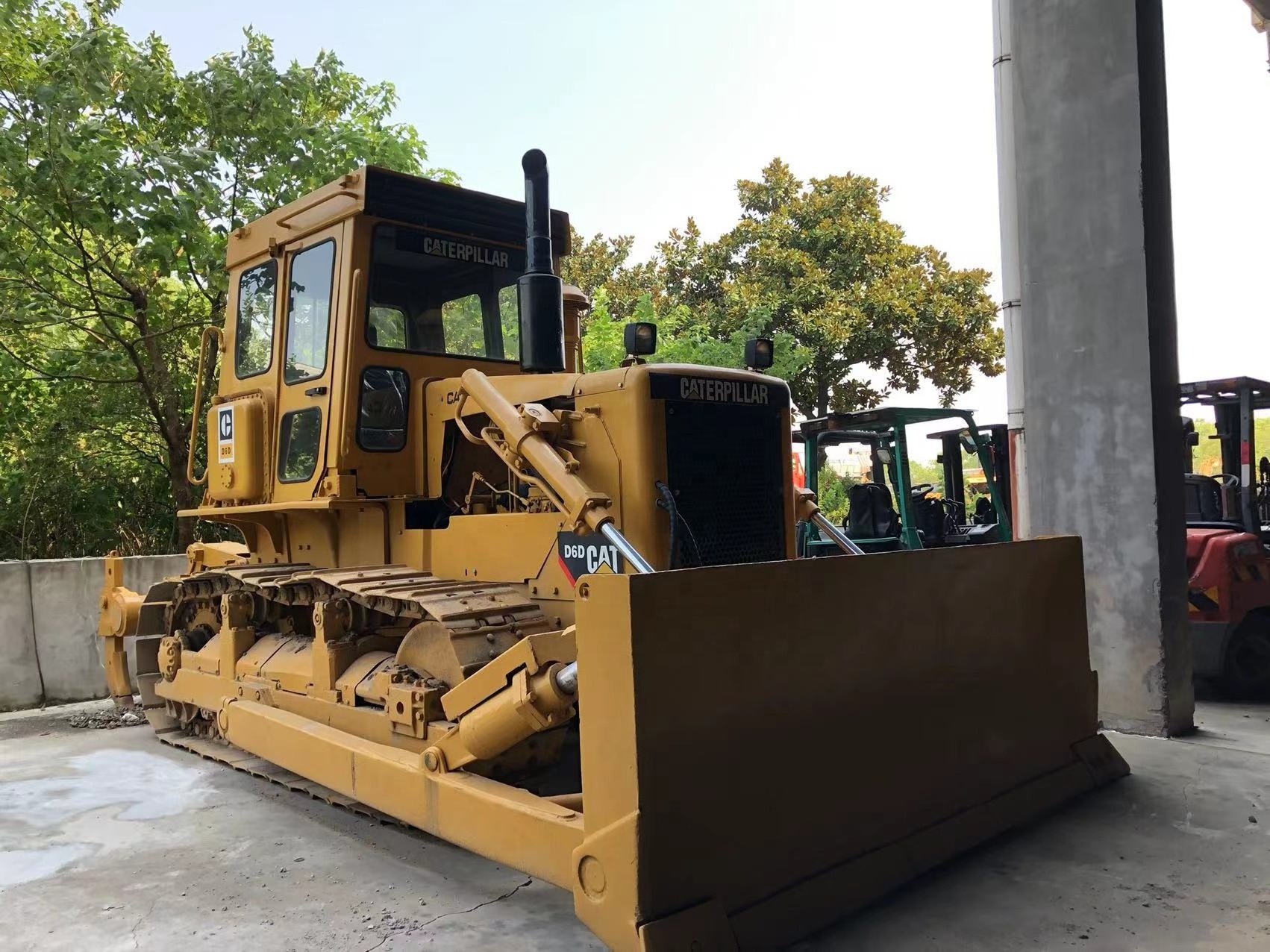 Cheap Price Used Bulldozer of cat D6D  Caterpillar D6 D6G D6R D6M Used Mini Bulldozers Dozer for sale