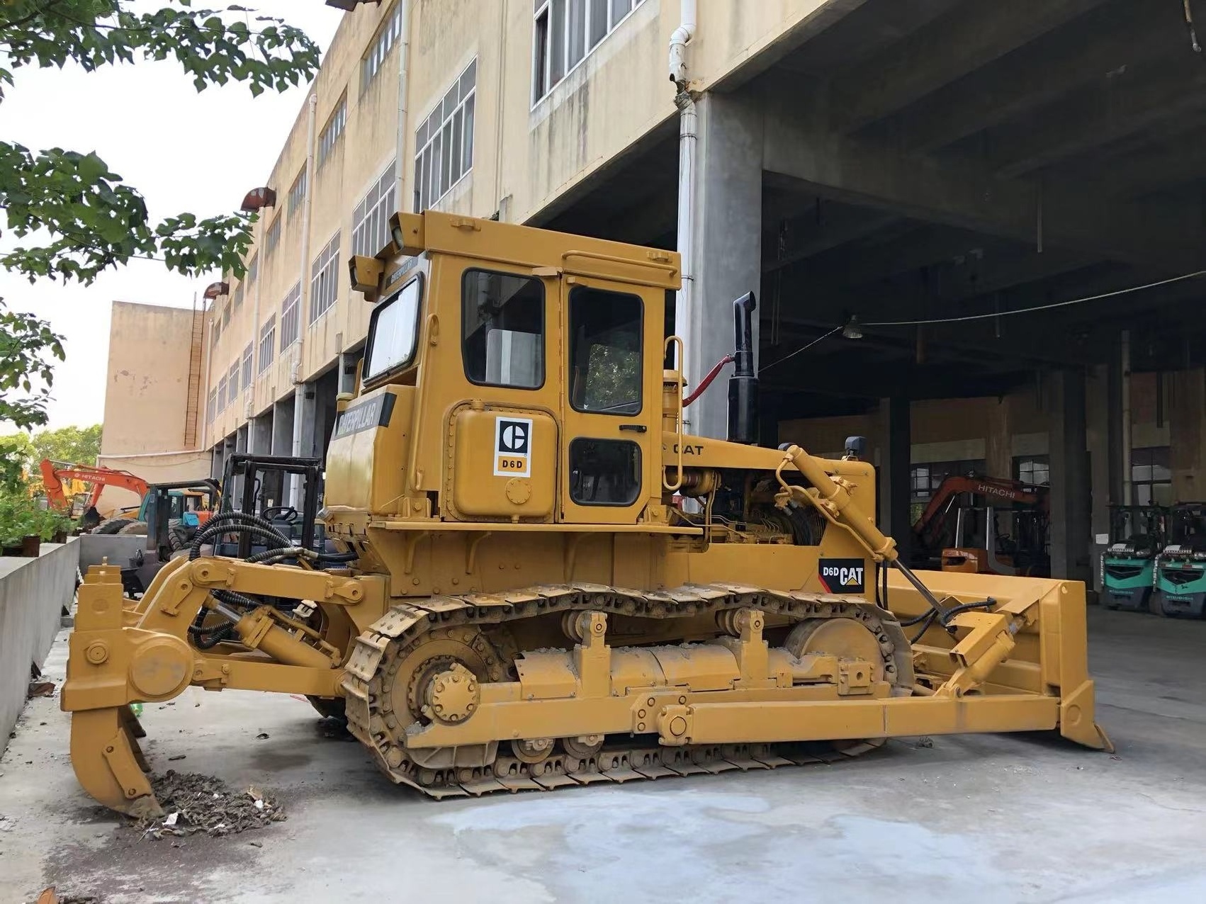 Cheap Price Used Bulldozer of cat D6D  Caterpillar D6 D6G D6R D6M Used Mini Bulldozers Dozer for sale