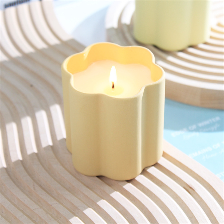 China suppliers flower shape empty candle vessels ceramic matte luxury candle jar for home decoration