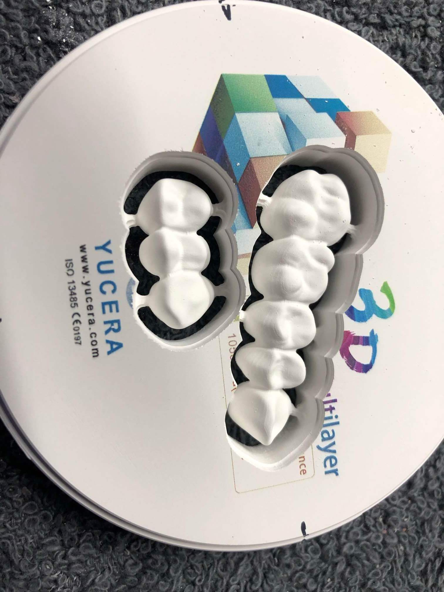 Yucera 3D Multilayer dental zirconium disk manufacturer of zirconia ceramic disc for dental lab crown and bridge