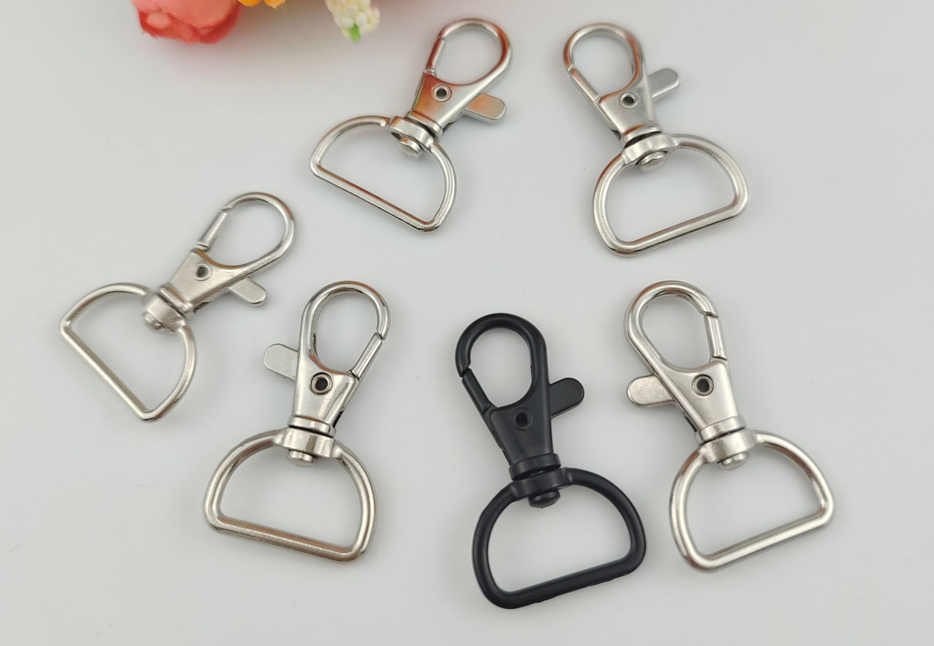 Wholesale Metal Buckle Key chain 20MM 25MM Crafts Decoration Electroplated Zinc Alloy Lobster Buckle Hanging Belt Hook