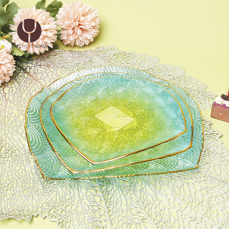 2023 New Design Unique Vintage Magic Cloud Embossed Gold Rim Square Dinner Candy Fruit Charger Glass Plate Dish