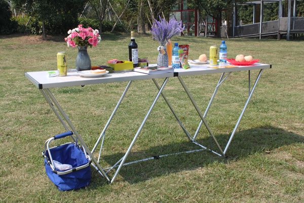 2 section aluminium Portable Folding table wallpaper pasting Foldable Picnic Table outside working