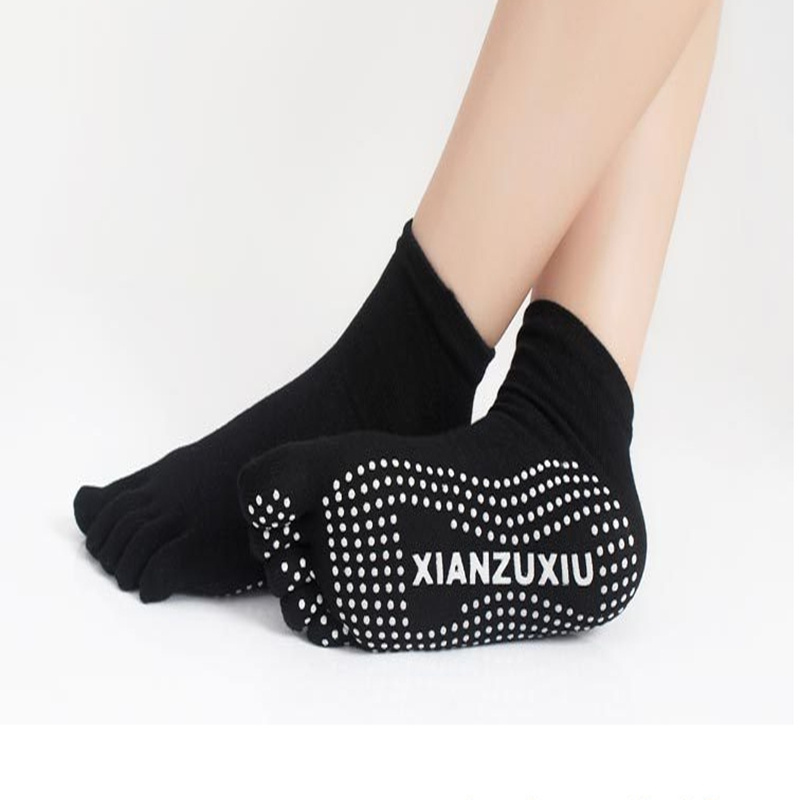 Slipper with rubber sole for adults hot sales name brand socks