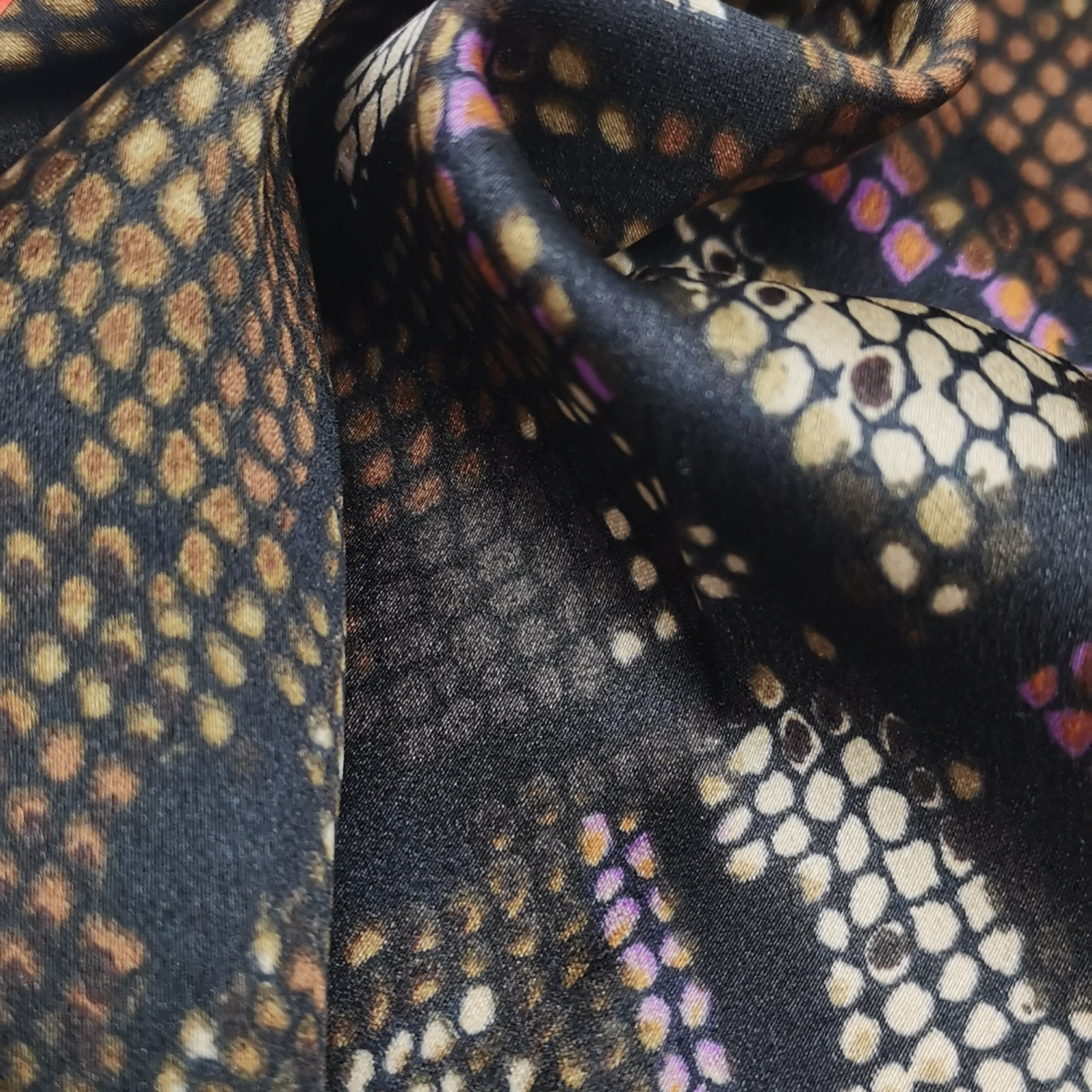 100% Polyester Printed Snake Pattern False Twisting Satin Fabric Smooth Woven for Girls' Shirts Skirts Bags and Garments