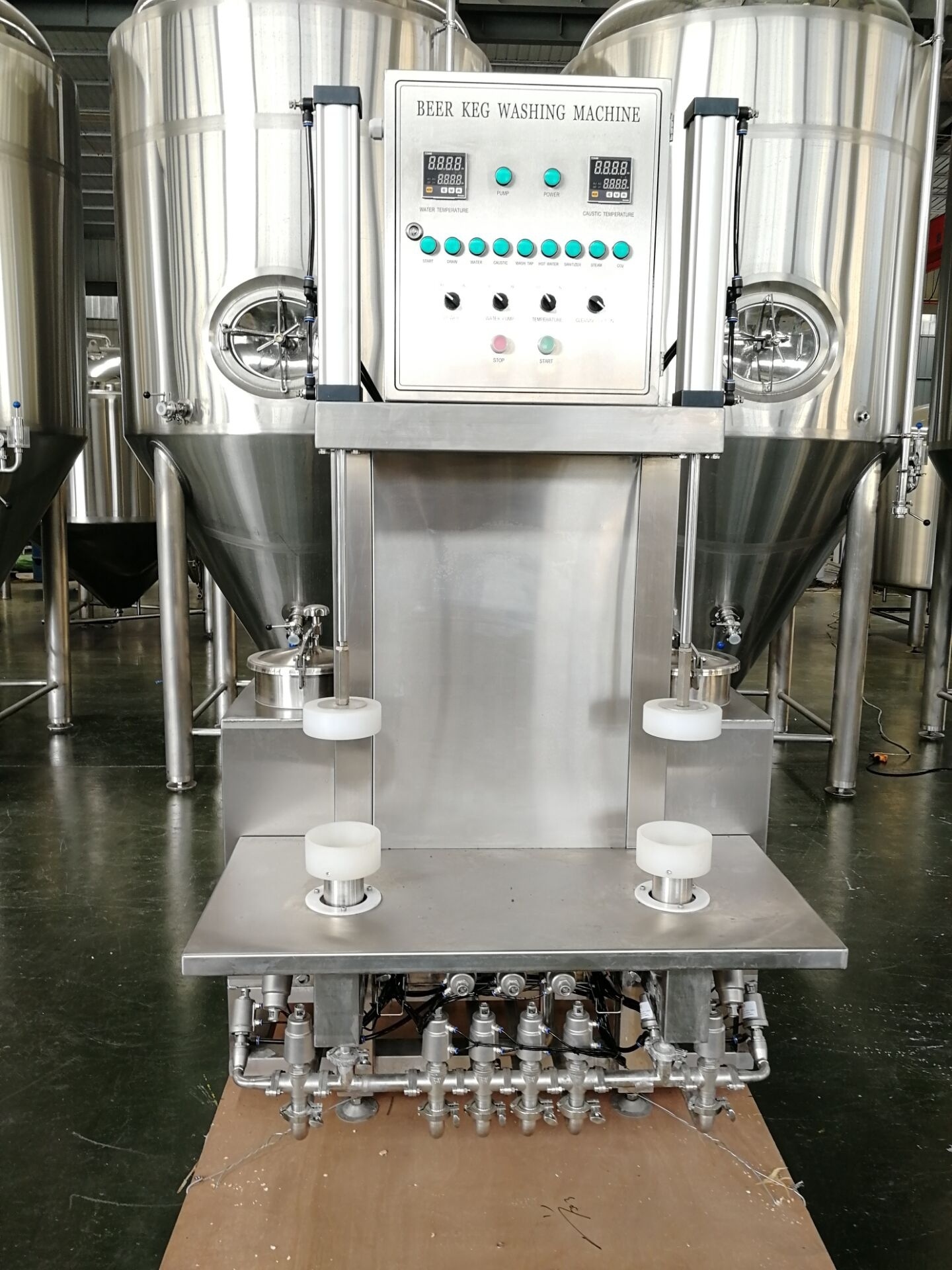 Semi automatic beer keg filling and washing machine