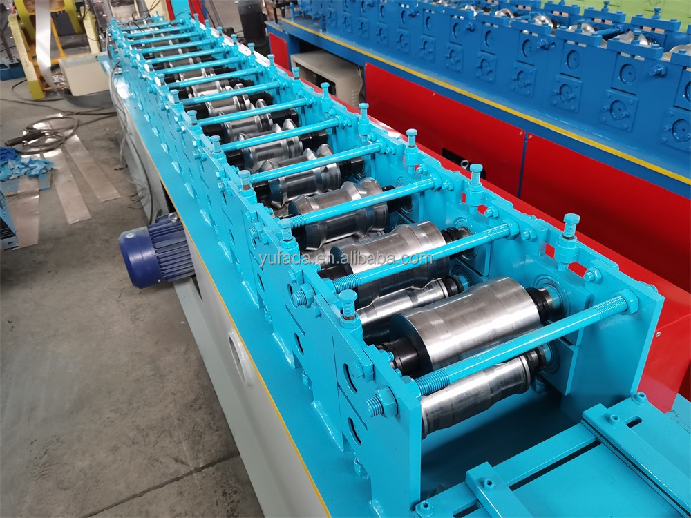 Automatically pressed galvanized metal plate roller shutter door frame pressed garage door panel cold bending equipment