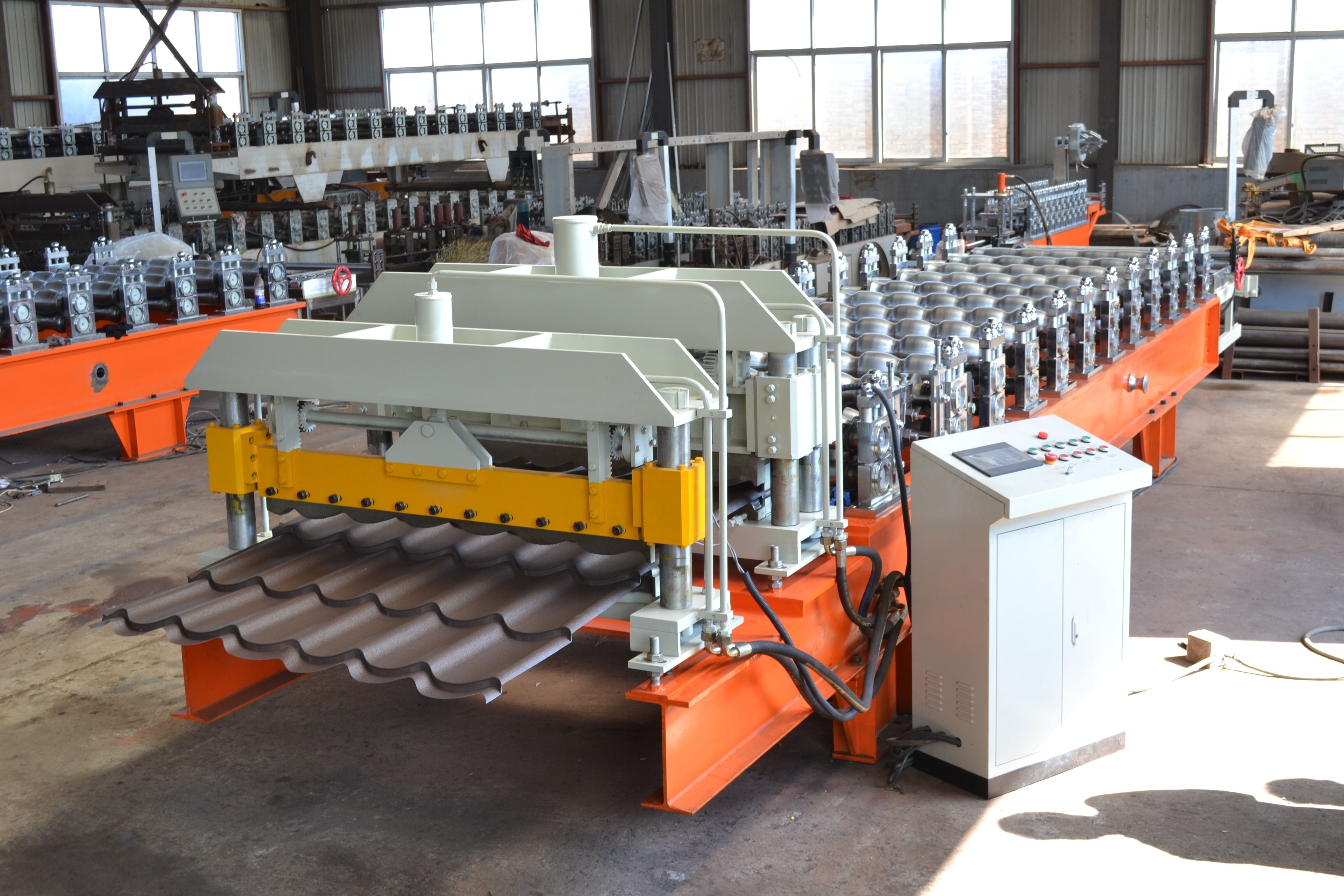 New 1100 Metal glazed tile roofing cold roll forming machine manufacturers