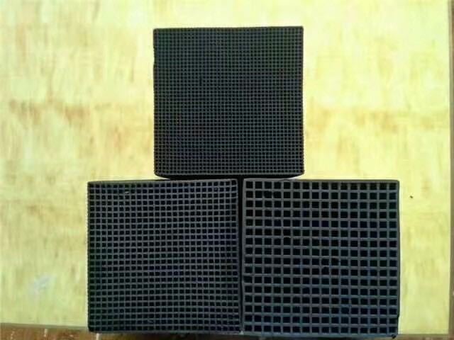 Factory low price odor elimination cube shape honeycomb activated carbon