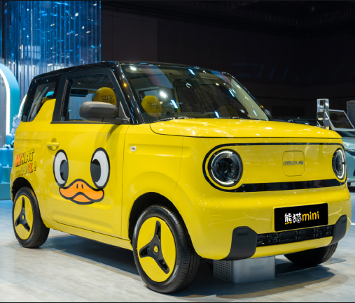 Geely Panda Mini EV Yellow Duck Limited Edition 200km used/ new cheap Chinese pure Electric car