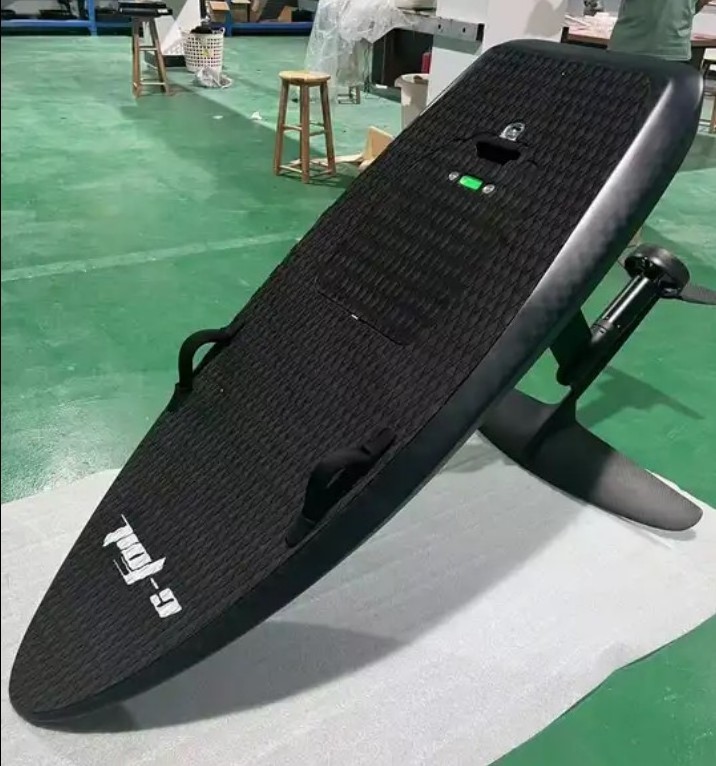 Water sports popular electric hydrofoil Wireless remote control 3k carbon fiber 5000w motor Surfboard battery 25-30km/h efoil