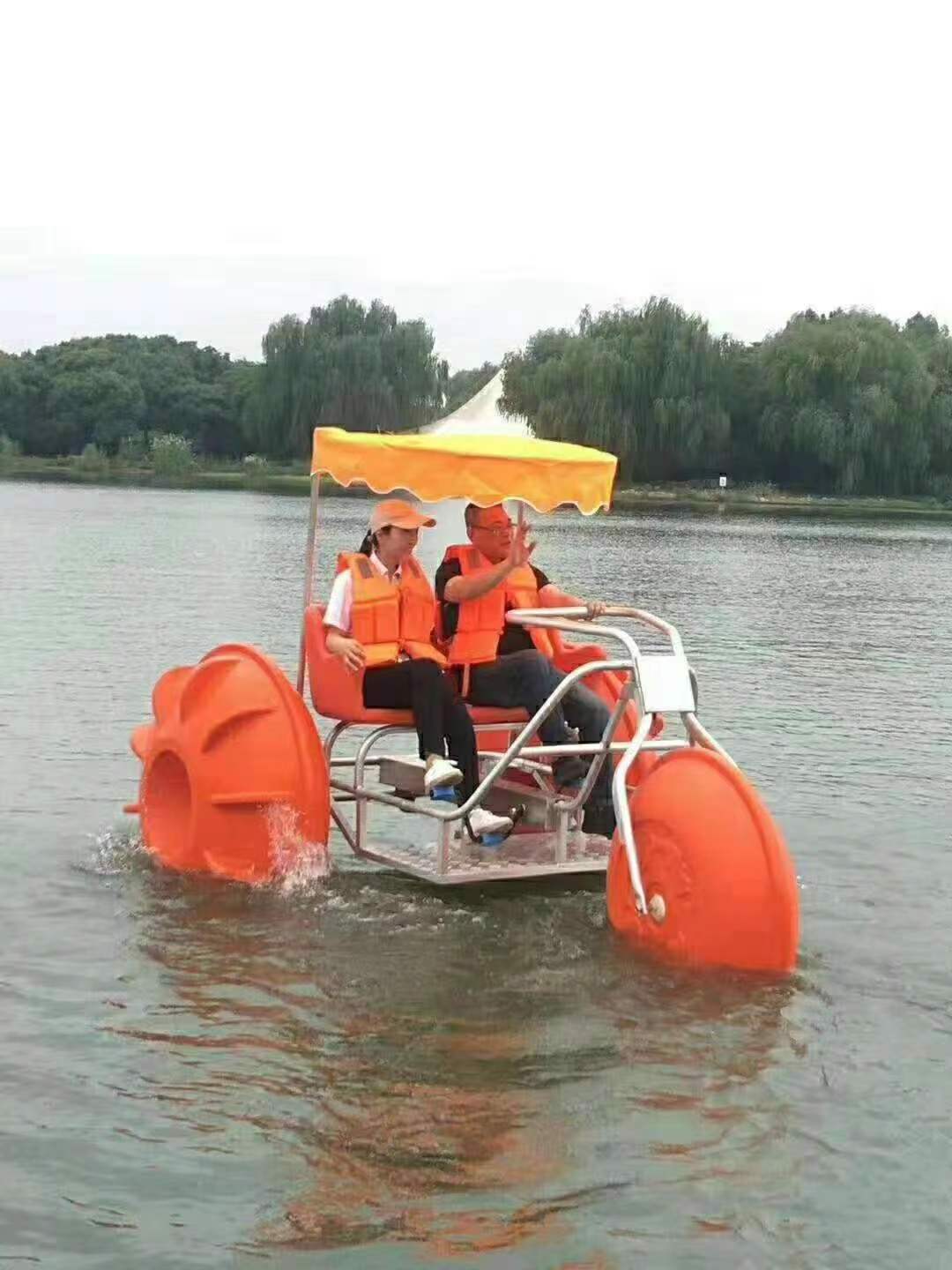 Wholesale customized two person on sea and lake with 3 wheels water bike sports tricycle pedal boat