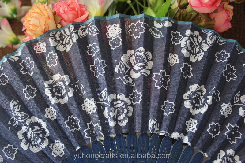 Chinese hand folding gift fan for ladies