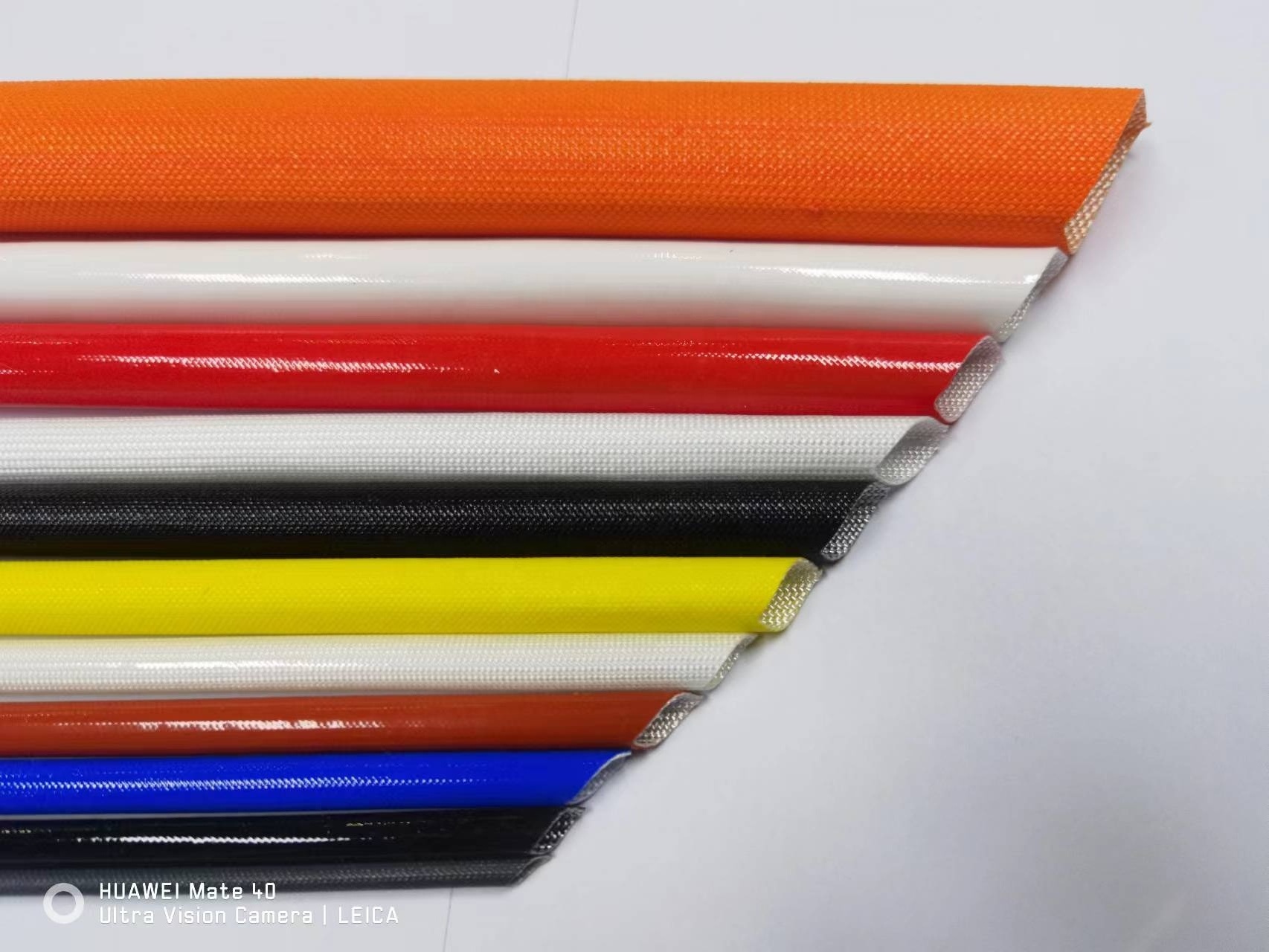 YUHUI 1200V colorful fiber inside silicone resin outside fiberglass sleeving fabric heat shrink tubing