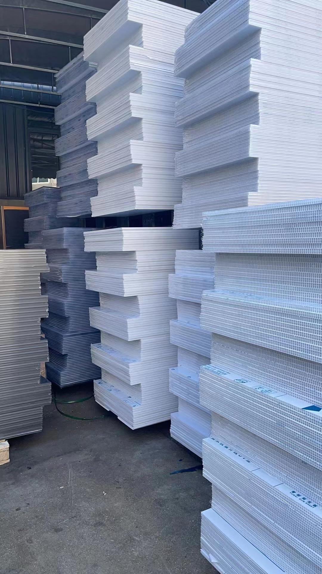 100% virgin material anti-uv  Laminas policarbonato PC Panel 10mm 12mm Twinwall Alveolar Polycarbonate Hollow Sheet