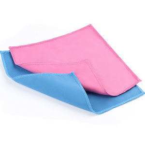 Comfortable to the touch, does not hurt your hands and leaves no traces of water. Strongly absorbent fiberglass cleaning towel.