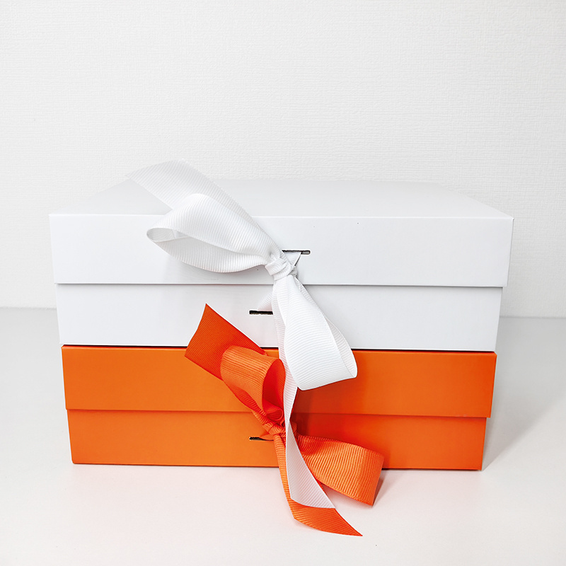 Custom Logo wholesale Orange Luxury folding Magnet clothing Paper Gift box packaging with Ribbon White Magnetic Gift Box