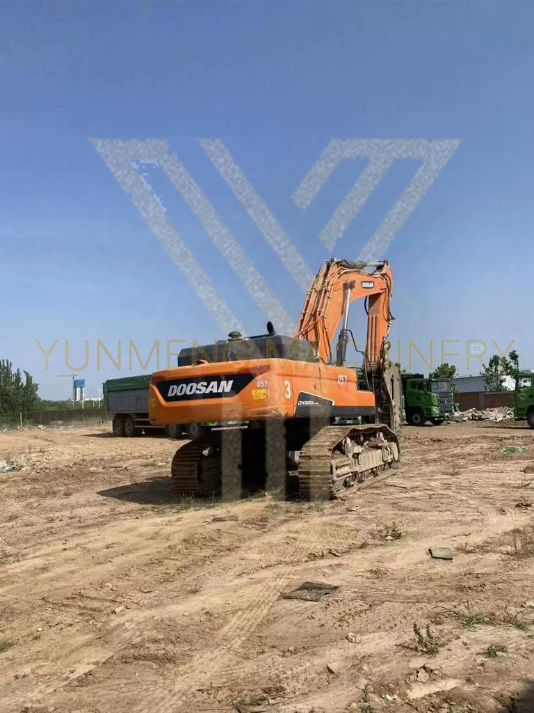 Used original heavy-duty machinery Doosan dx520 Korean brand excavator dx225lc dx300 dx450