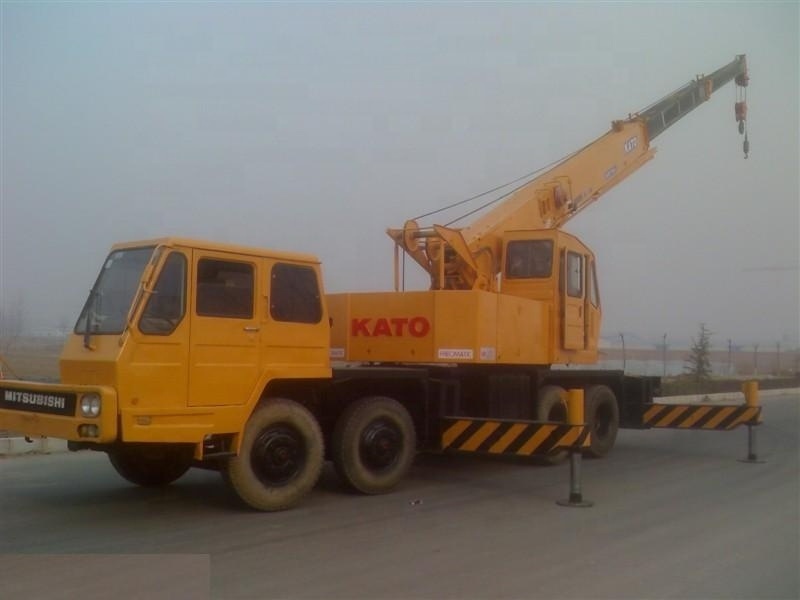 Second hand High Quality Used KATO NK300E/NK400E/NK500E/NK1200E truck crane,30ton,35ton,45ton cranes for sale