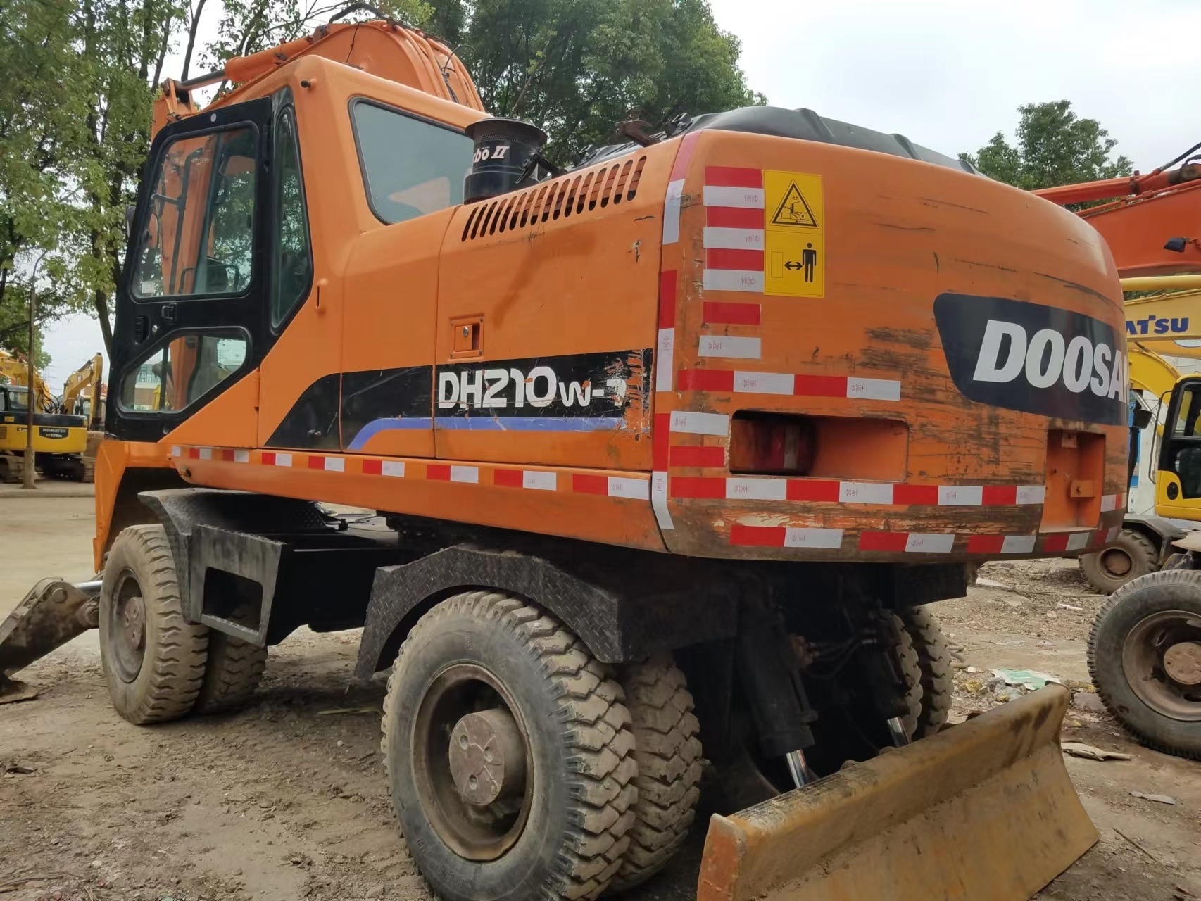 Second-hand Doosan DH210W-7 Wheel Excavator for sale