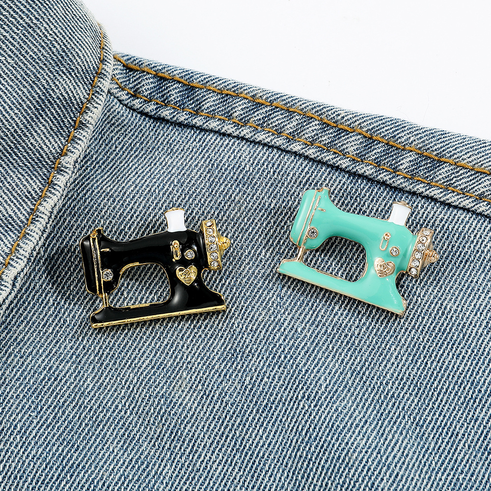 Creative Women Girls Sewing Machine Brooch Blue Enamel Brooches Jewelry Hijab Pin For Collar Suit Scarf Decoration Accessories