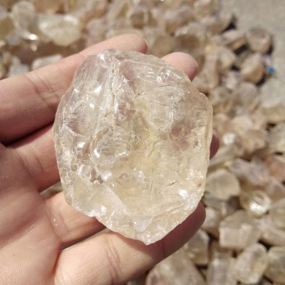 Natural raw rough crystal stone of clear quartz crystal specimen