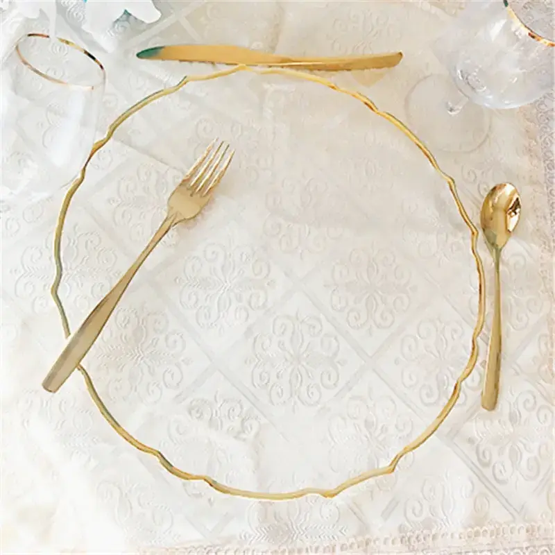 2024 New Design Clear Gold Plastic Charger Plate Lace Flower shape dinnerware 13 inch gold rimmed dinner plate