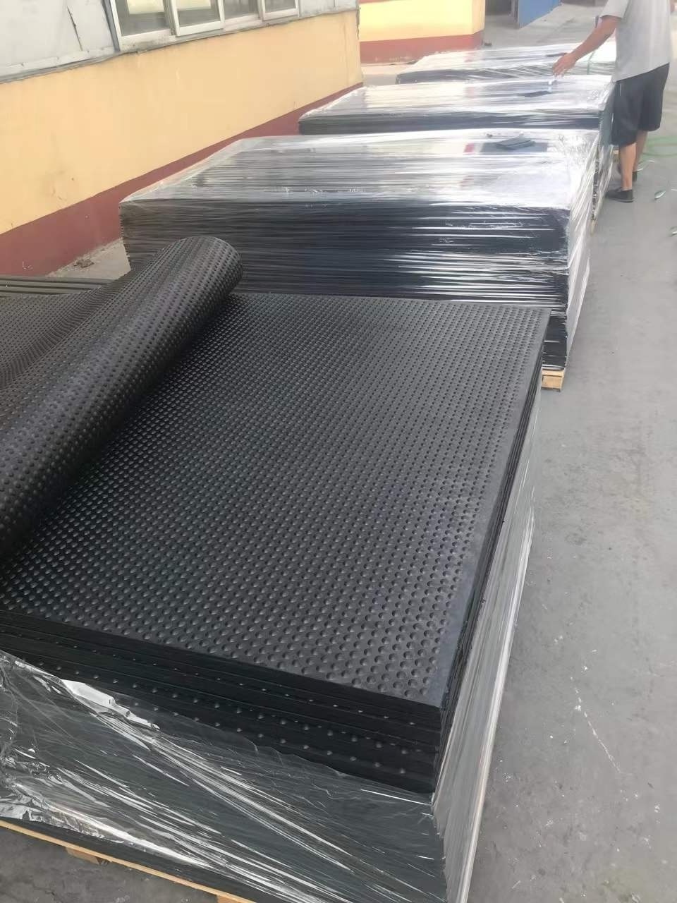 17mm interlocking Cow Horse Trailer Ramp Stall Stable Rubber Mat