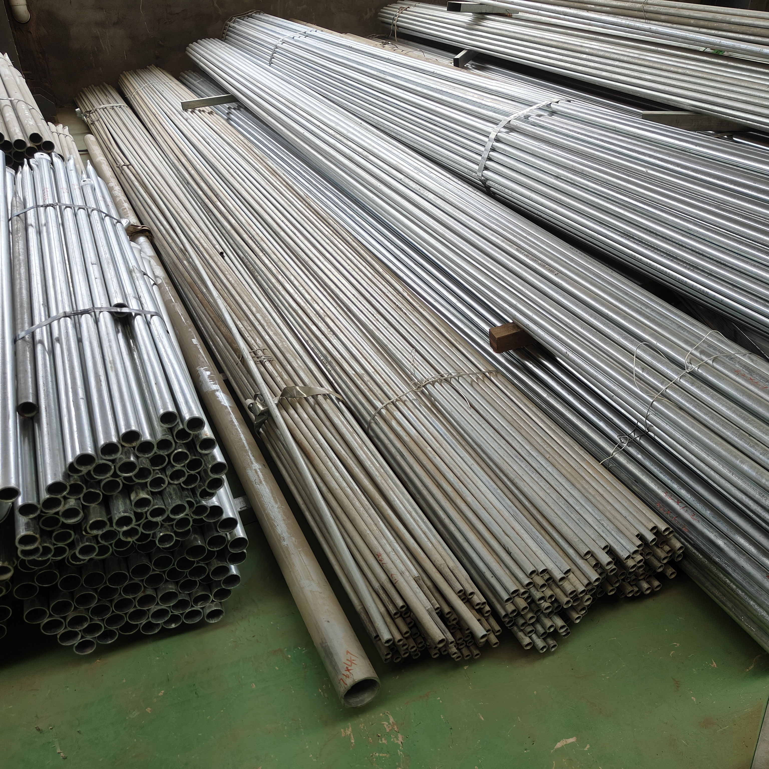 Hot sale greenhouse pipe galvanized steel greenhouse frame structure for sale