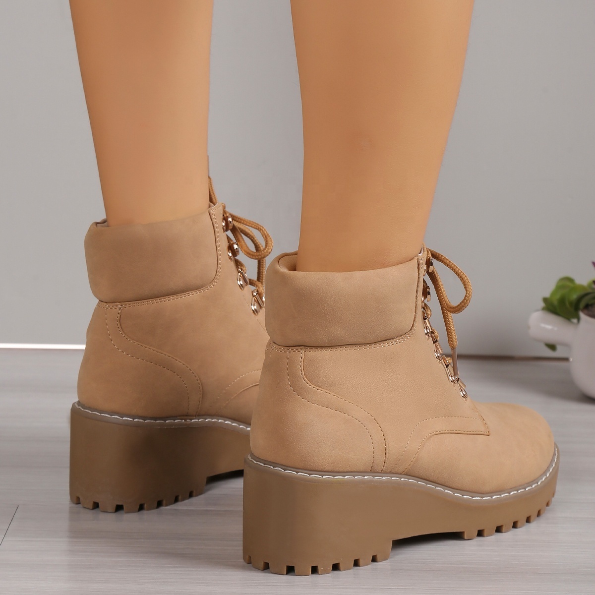 Hot Selling Waterproof Height Increasing Suede Leather Boots Winter Autumn Warm Brown Women Lace-Up Ankle Shoes Boots