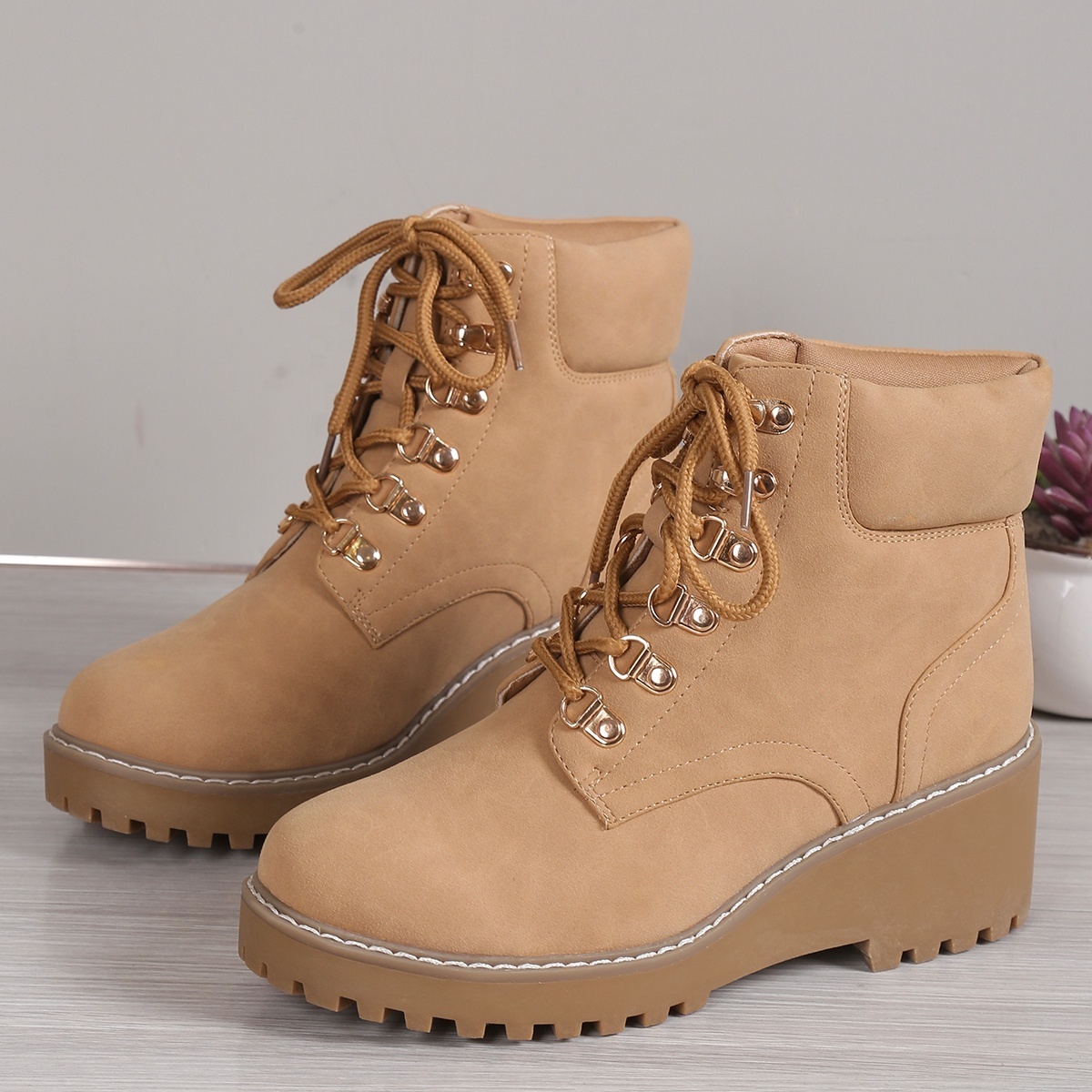 Hot Selling Waterproof Height Increasing Suede Leather Boots Winter Autumn Warm Brown Women Lace-Up Ankle Shoes Boots