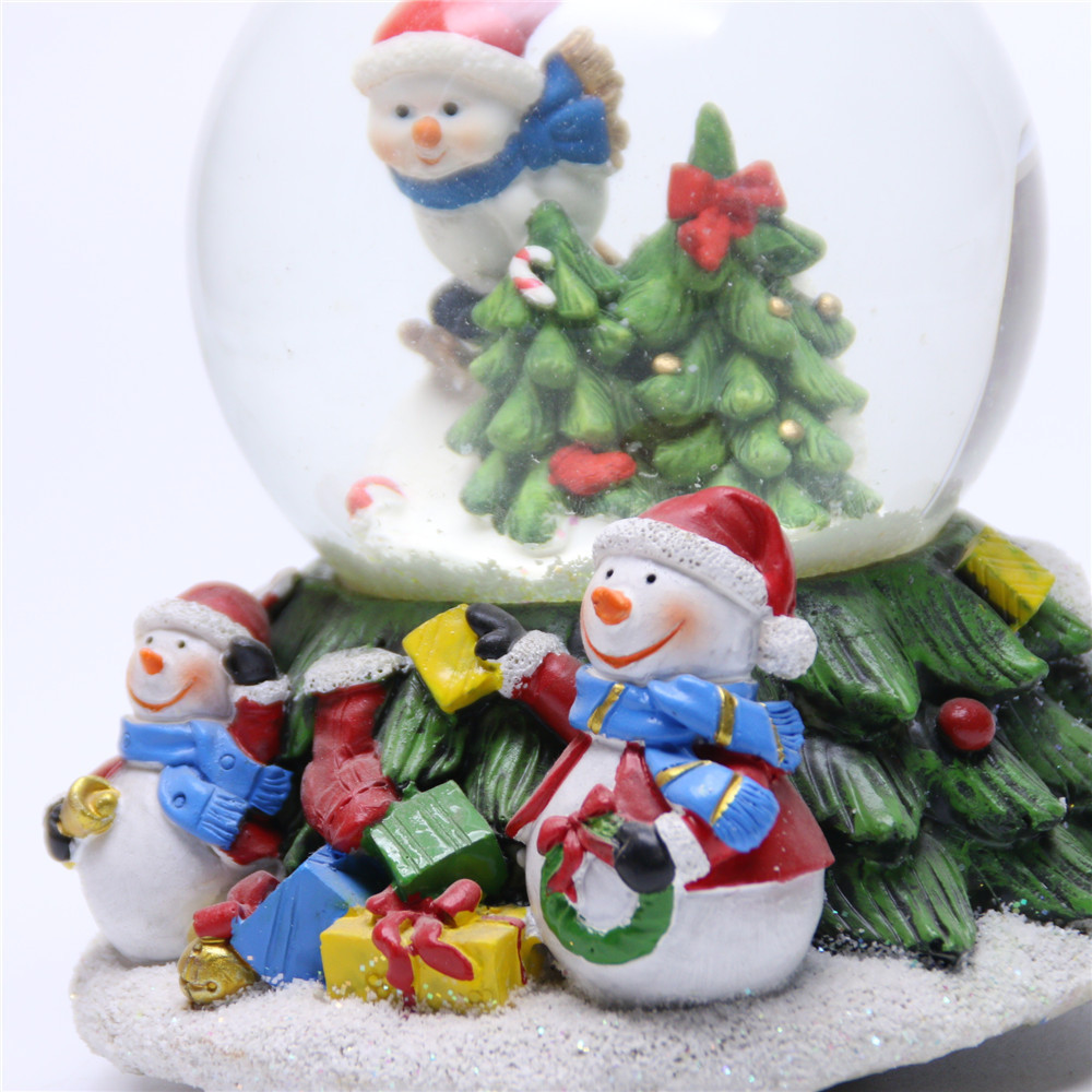 Safety materials christmas glass snow ball with good service musical water ball snow globe